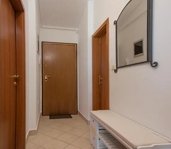 Centre Sea View Апартаменты *
