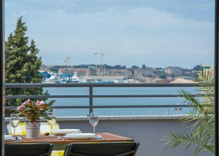 Centre Sea View Апартаменты