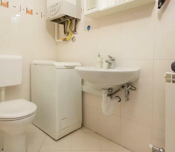 Centre Sea View 아파트